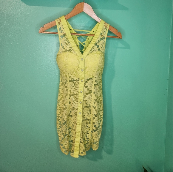 Tops - NWOT lace top